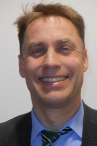 Headshot Photo of Roy McKnight